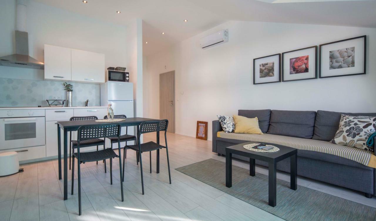 Apartments Denis Makarska Eksteriør billede
